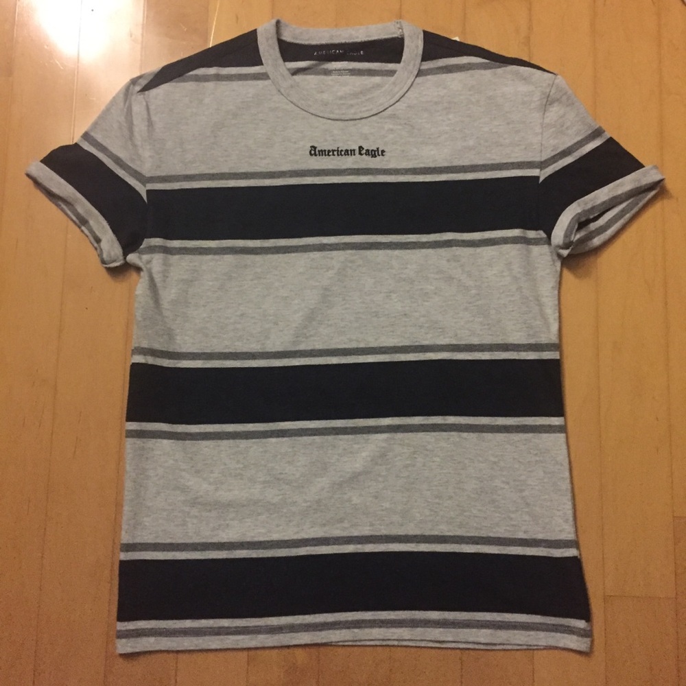 American Eagle Black and Gray T-Shirt